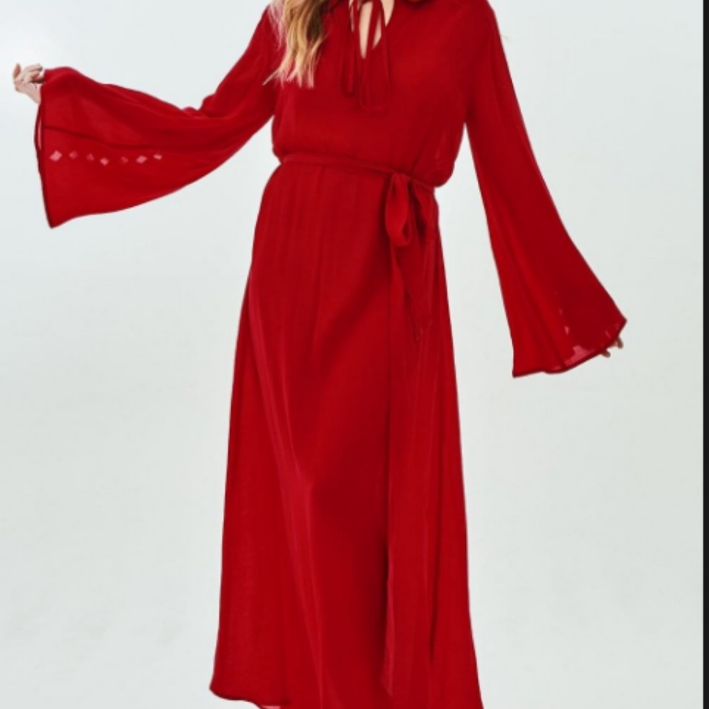 ELVI nwot SENATH Maxi Dress With Cutout Detail